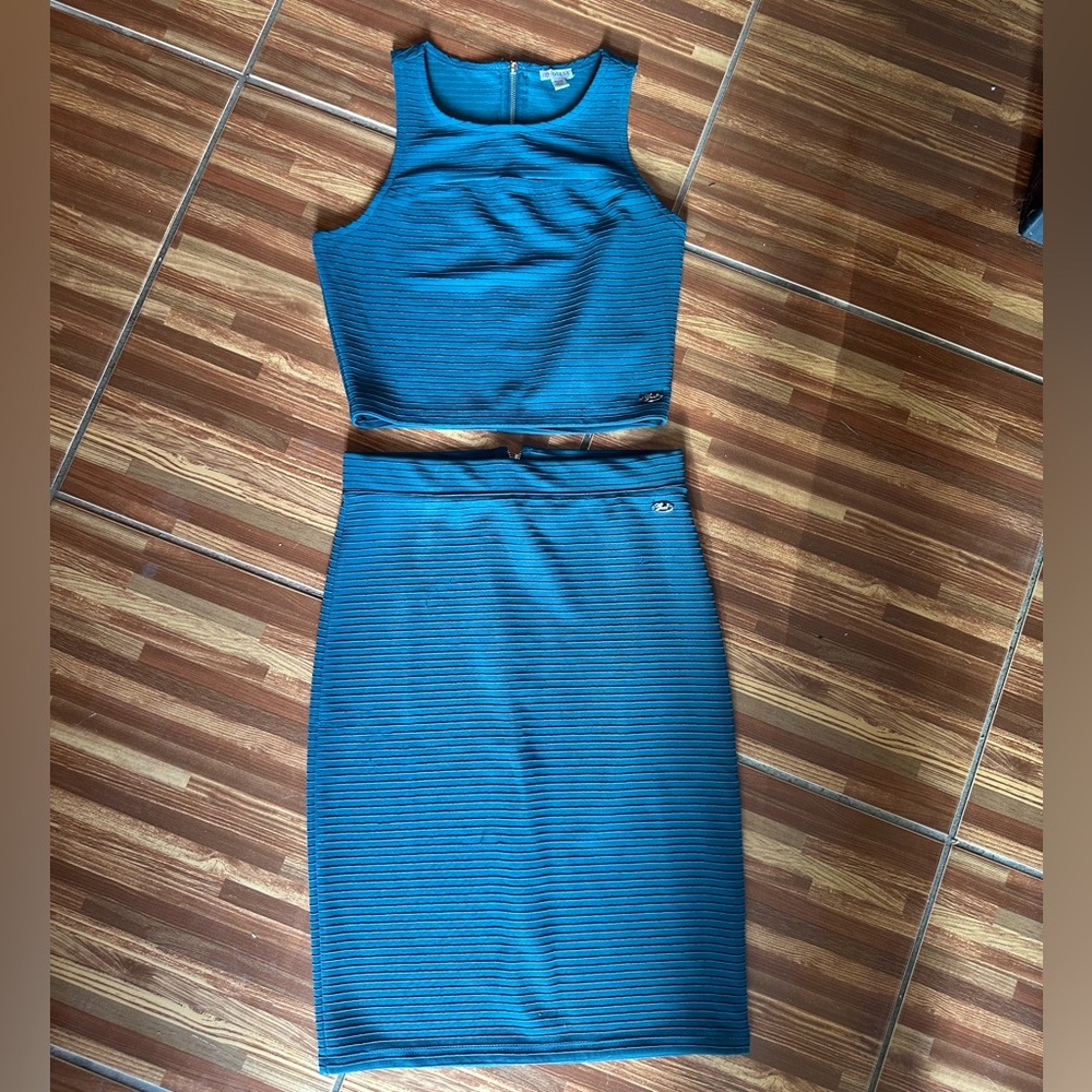 Guess two piece matching skirt set XS